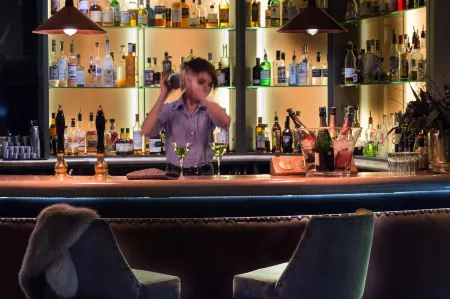 Kings Head Hotel Отели в г. Сайренсестер