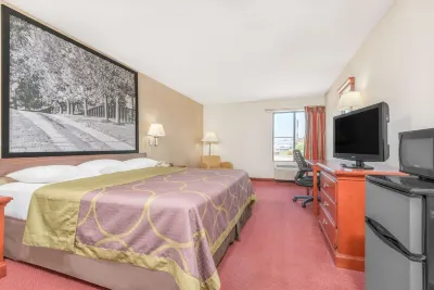 Super 8 by Wyndham Vincennes Hotels in Vincennes