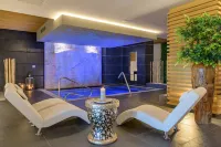 The Palace Hotel, Sunny Day - spa
