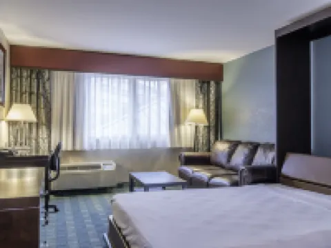 コーズウェイベイ ホテル ランシングのホテル