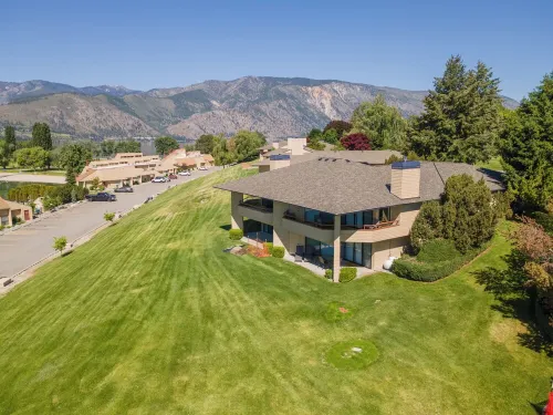 Wapato Point Halmalka Condo 514-B Close to Outdoor Pool, Sandy Beach Amenities