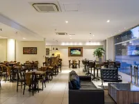 Hotel Malibu Inn Hotels near Castle Tower