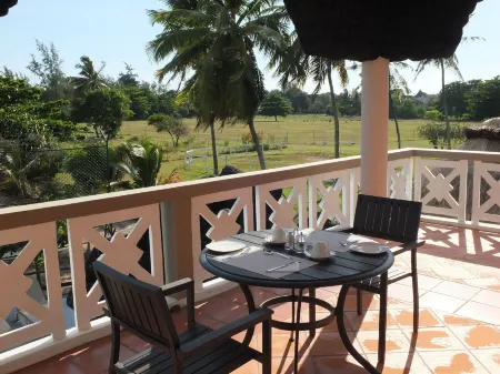 Eden Villa Отели в г. Катр Коко