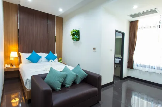 ห้องดีลักซ์ เตียงใหญ่ 1 เตียง