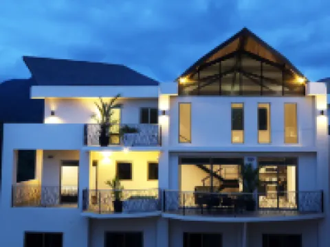 SKY PENTHOUSES 3BR 3,5 BTH - 6BR 5,5BTH at OCEANO Hoteles en Jacó