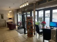 Crystal Hotel Hotels in Levallois-Perret