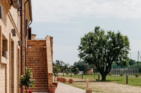 Moretti Village - Sophie Rooms Country House Отели в г. Монтегранаро