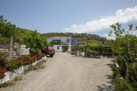 Goknar Knidos Eco Farm & Hotel