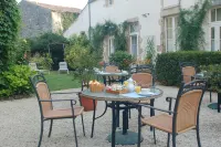 Hôtel du Donjon Hotels in Les Fosses