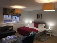 Hugh O'Neill Ambassador Suite Hotel dekat Ardress House