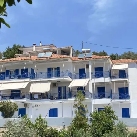 Matina Apartments Tyros