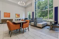 Holiday Inn Express & Suites Starkville فنادق في Oktibbeha County