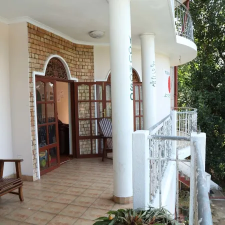 Unique View Hotel - Hostel