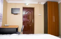 Maxton Suites Magodo