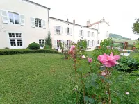 Château de Perpezat Hotels in Mareugheol