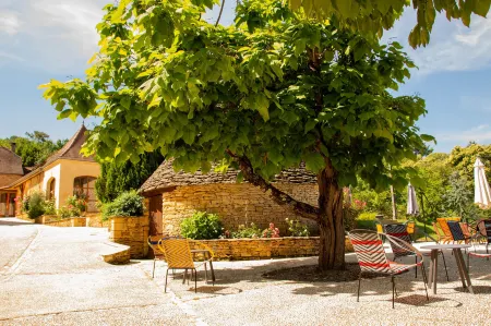Aux Bories de Marquay, Chambres d'hôtes B&B Avec Piscine et Spa près de Sarlat