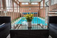 Palm Court Hotel - Pool