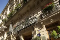 Chambiges Elysées Hotels near Theatre des Champs-Elysees