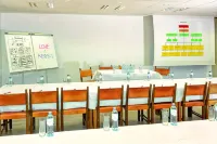 Alpenlove - Adult Spa Hotel - Bãi đậu xe
