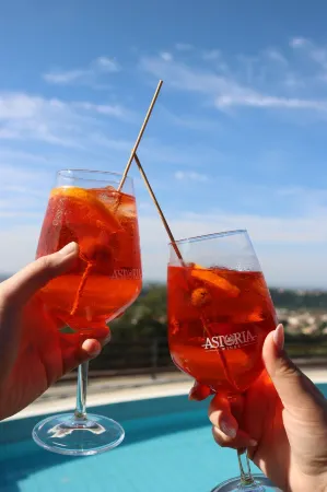 Albergo Alla Pineta Отели в г. Монтебеллуна