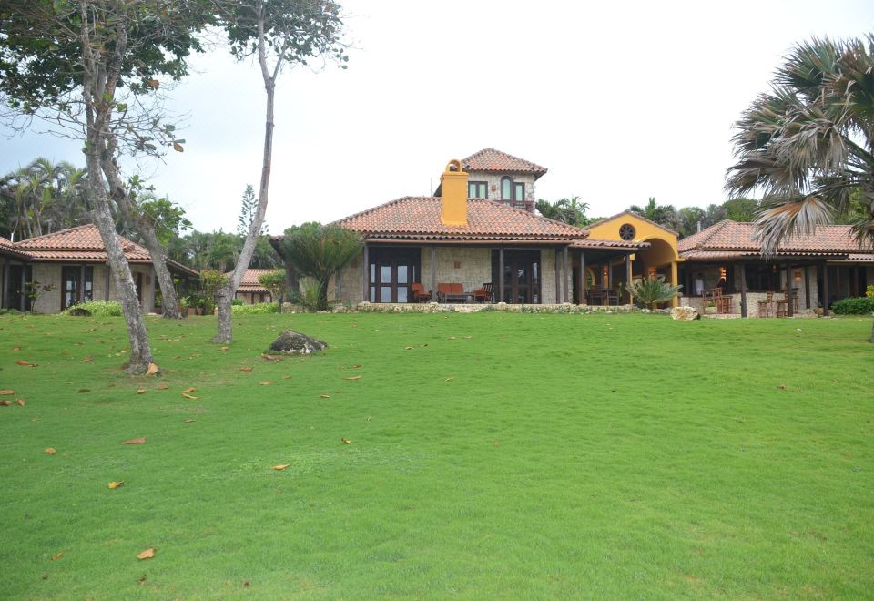 Hotel Family Oriented - Private Beach & Horse Stables - Ocean, Pool, & Hot Tub, Exterior, Hotel Exterior