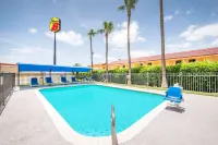 Super 8 by Wyndham Harlingen TX Hotels in Harlingen