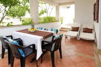 Rose Garden Apartments Hotels in Brac Island