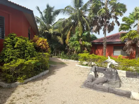 Paradise Ocean Resort Отели в г. Abura Asebu Kwamankese