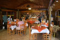 Aark Guest Lodge - breakfast