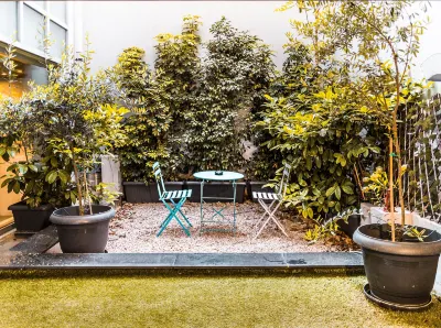 Pi Athens Hoteles en Pagkrati