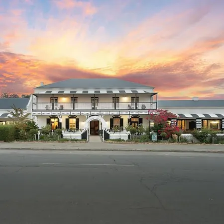 Swartberg Hotel, Cork Tree Collection