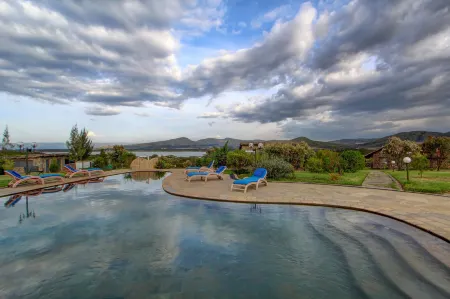 Naivasha Kongoni Lodge - Lakefront Getaway
