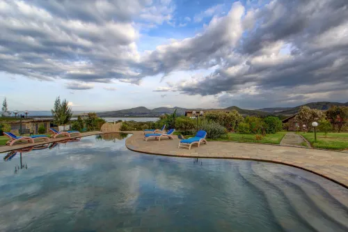 Naivasha Kongoni Lodge - Lakefront Getaway Hotels in Kasarani