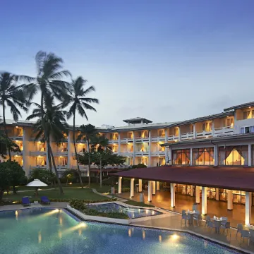 Berjaya Hotel Colombo Отели рядом с достопримечательностью «Mt Lavinia Beach»