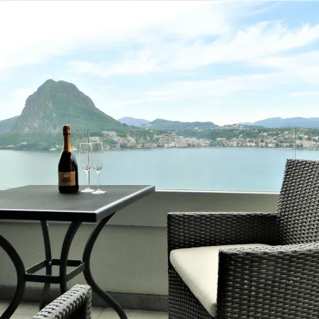 Breathtaking View for a Romantic Stay