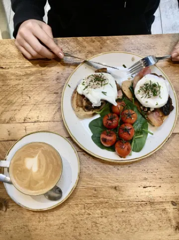 Upstairs at 33 - Self Check in Boutique Accommodation in Worcester Centre