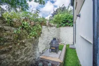 The Cottage - 2 Bedroom Cottage - Tenby Hotels near Tenby North Beach