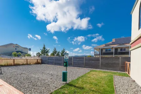 The Redwood Riverwalk, a Boutique Hotel Отели в г. Фортуна