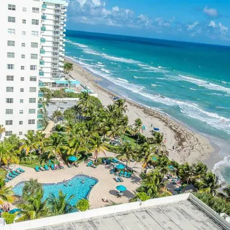 Tides Apt on Hollywood Beach