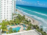 Tides Apt on Hollywood Beach