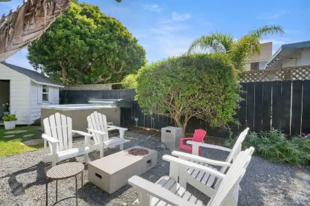 Coastal Palm Haven - With Hot Tub