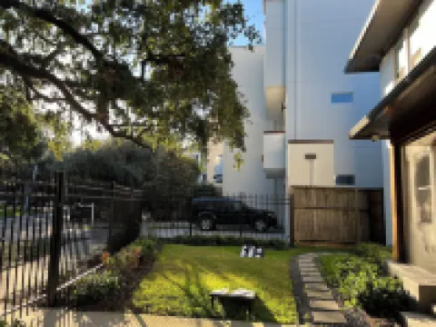 我的小屋-休斯頓旅舍 山姆 休斯頓 公園附近的飯店