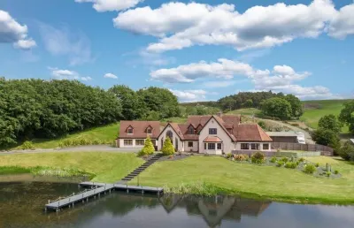 The Hoose at the Vu Hotels near Linlithgow Loch