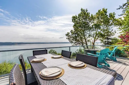 Saratoga Vista by AvantStay Waterfront Views