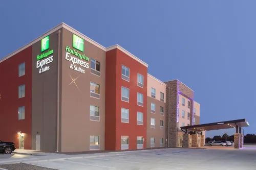Holiday Inn Express & Suites GOODLAND I-70 by IHG - Wifi