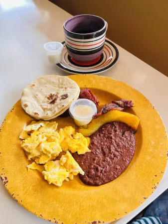 Honduras Shores Plantations Отели рядом с достопримечательностью «Casa de Playa»