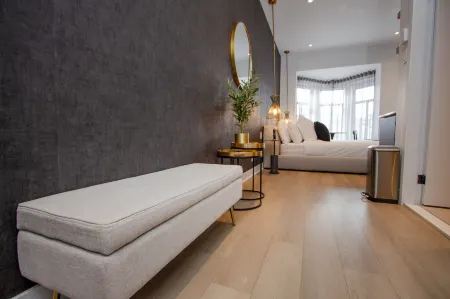 Unique Stays - 4119 St-Denis Отели рядом с достопримечательностью «Университет Конкордьа»