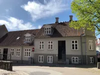 Huset Ved Springvandet - Parking