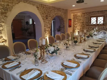 Boutique Hotel Kaštel Отели в г. Крушвари