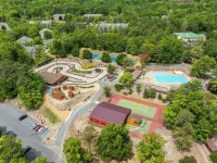 New! Hot Tub • Fire Pit • Slopes